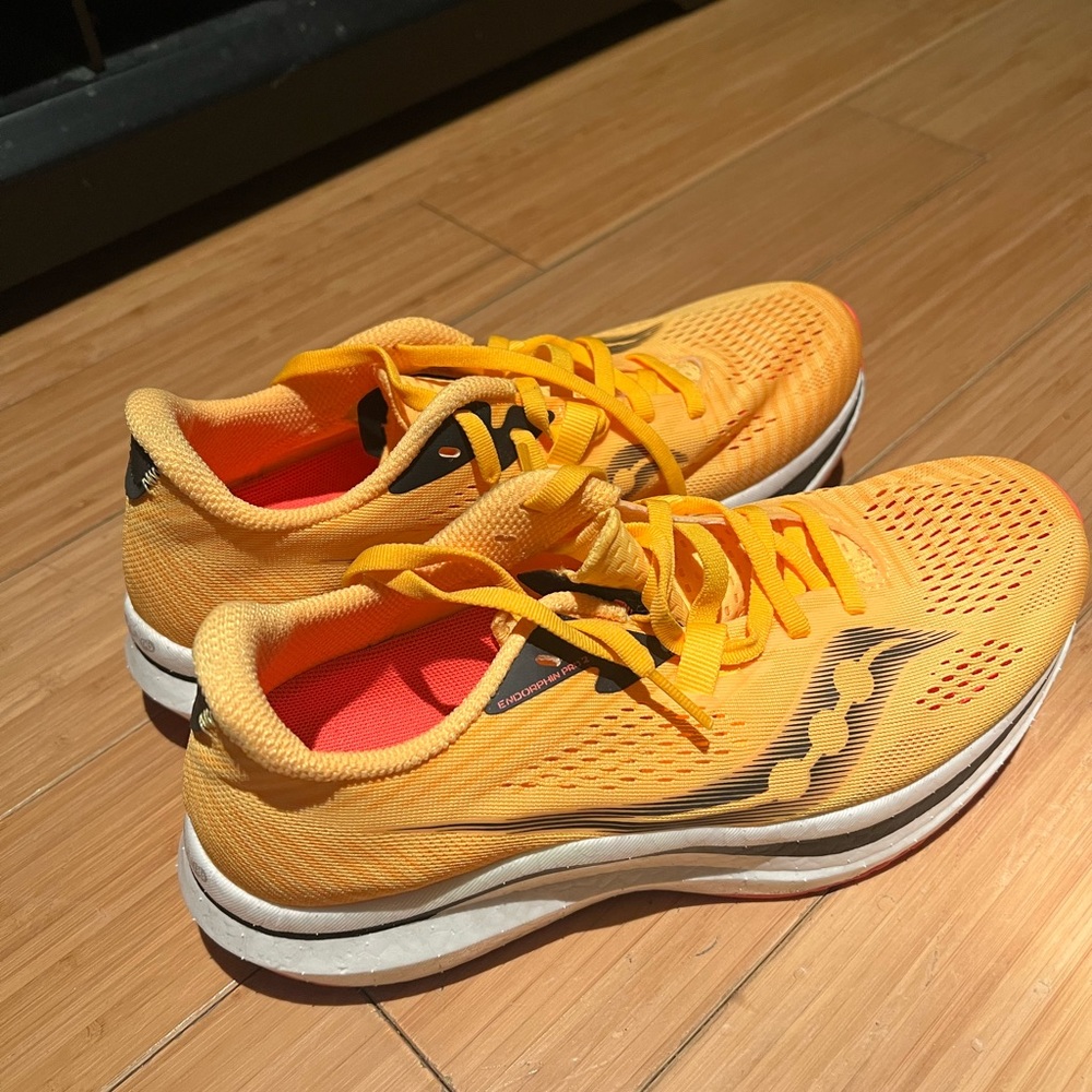 Saucony Endorphin Pro 2s barely used!